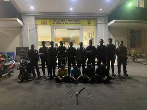 Tawuran Bersenjata Busur dan Panah, 4 Remaja di Bekasi Diamankan Tawuran Bersenjata Busur dan Panah, 4 Remaja di Bekasi Diamankan