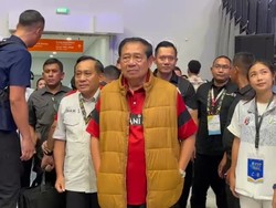 SBY Nonton Megawati Tanding Lawan Indonesia All Star
