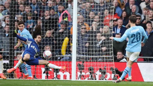 LONDON, ENGLAND - APRIL 20: Bernardo Silva of Manchester City scores the team's first goal during the Emirates FA Cup Semi Final match between Manchester City and Chelsea at Wembley Stadium on April 20, 2024 in London, England. (Photo by Ed Sykes/Sportsphoto/Allstar via Getty Images)