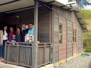 Muncul Rumah, Kelas, dan Taman Bermain dari Sampah Plastik di Amerika Latin, Ada Apa?