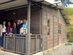 Muncul Rumah, Kelas, dan Taman Bermain dari Sampah Plastik di Amerika Latin, Ada Apa?