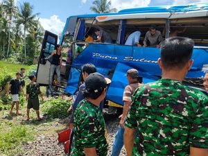 KAI: KA Rajabasa Tabrak Bus di OKU Timur Tewaskan 4 Orang