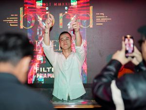 Video Cerita Herjunot Ali Dikasih Jimat saat Nge-DJ Video Cerita Herjunot Ali Dikasih Jimat saat Nge-DJ