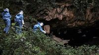Melongok Gua di Kenya yang Penuh Virus Mematikan