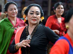 Potret Kartini Berdansa di Bali