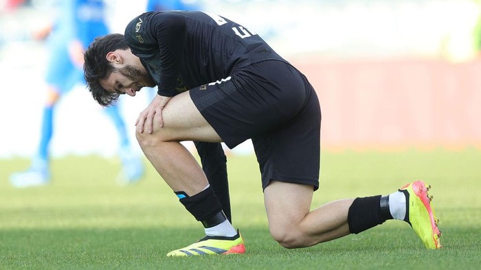 EMPOLI, ITALY - APRIL 20: Khvicha Kravatskhelia of SSC Napoli reacts during the Serie A TIM match between Empoli FC and SSC Napoli at Stadio Carlo Castellani on April 20, 2024 in Empoli, Italy.(Photo by Gabriele Maltinti/Getty Images)