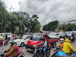 Lalin Wonokromo Mengular Imbas Membludaknya Pengunjung KBS
