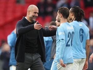 Guardiola Tak Pernah Biarkan Pemain Man City di Zona Nyaman