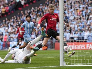 Susah Payah MU Lolos ke Final Piala FA