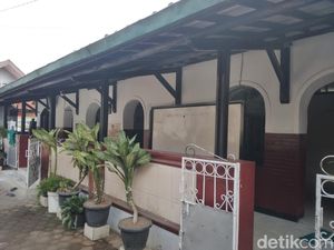 Pangeran Cakrabuana dan Jejak Pembangunan Masjid Pejlagrahan Cirebon