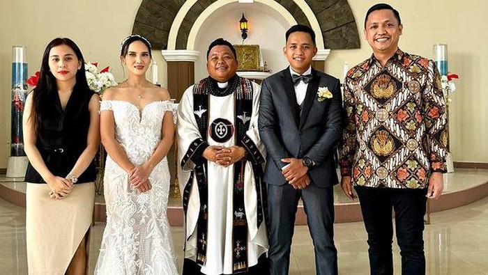 Momen Bharada Richard Eliezer resmi nikahi kekasihnya. (Dok akun instagram Ronny Talapessy) Momen Bharada Richard Eliezer resmi nikahi kekasihnya. (Dok akun instagram Ronny Talapessy)