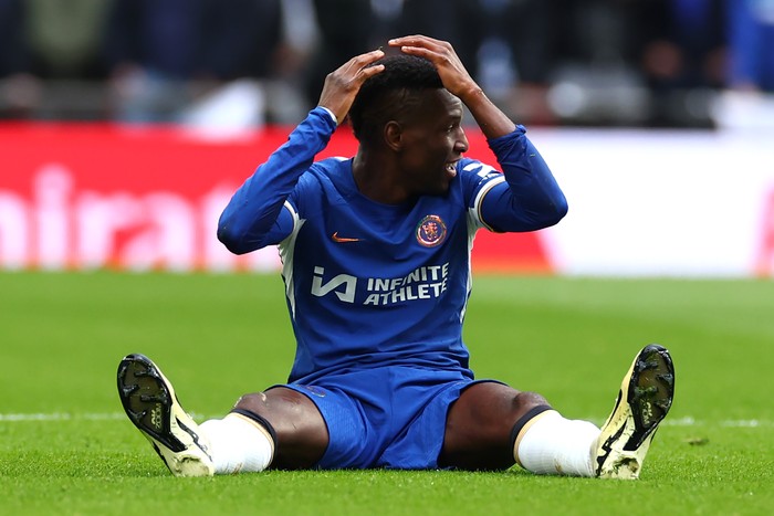 LONDON, ENGLAND - APRIL 20:  Nicolas Jackson of Chelsea reacts during the Emirates FA Cup Semi Final match between Manchester City and Chelsea at Wembley Stadium on April 20, 2024 in London, England.(Photo by Chris Brunskill/Fantasista/Getty Images)