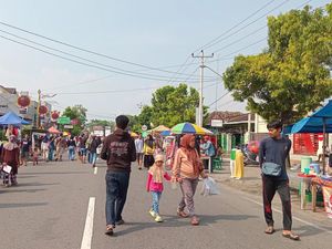 CFD Klaten Kembali Digelar, Warga Antusias Padati Jalan Mayor Kusmanto