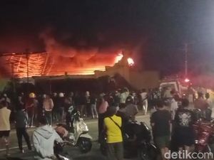 Momen Ledakan Dahsyat Tewaskan Pemilik Bengkel Variasi Mobil di Masamba Lutra Momen Ledakan Dahsyat Tewaskan Pemilik Bengkel Variasi Mobil di Masamba Lutra