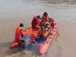 Perahu Ditumpangi Sekeluarga di Sumsel Terbalik, 1 Orang Hilang