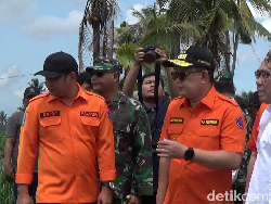 Pj Gubernur Janji Perbaiki Jembatan Putus Diterjang Lahar Dingin Semeru