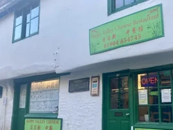 Papan Nama Restoran Ini Dipaksa Dilepas, Ini Alasannya