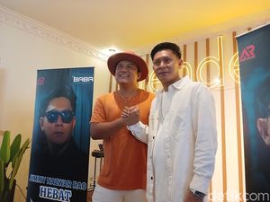 Posan Tobing Bantu Jimmy Nazwar Rao Rilis Lagu Hebat
