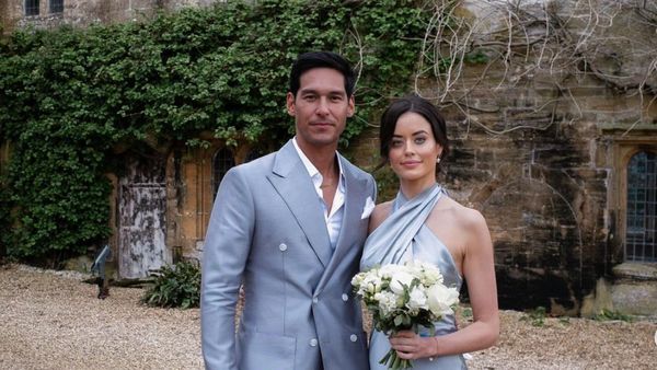 6 Potret Richard Kyle & Pacar Bule Jadi Pengiring Pengantin, Dikira Menikah