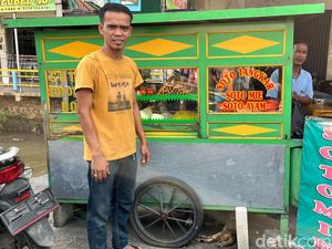 Usaha Soto Mi Bogor, Andi Berangkatkan Orang Tua hingga Mertua Umrah