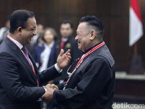 Momen Anies-Ganjar Sapa Tim Prabowo-Gibran Jelang Putusan MK Momen Anies-Ganjar Sapa Tim Prabowo-Gibran Jelang Putusan MK