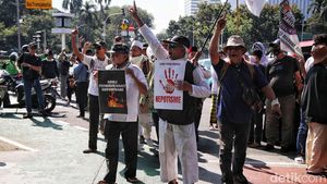 Demo Warnai Sidang Putusan Sengketa Pilpres di Patung Kuda