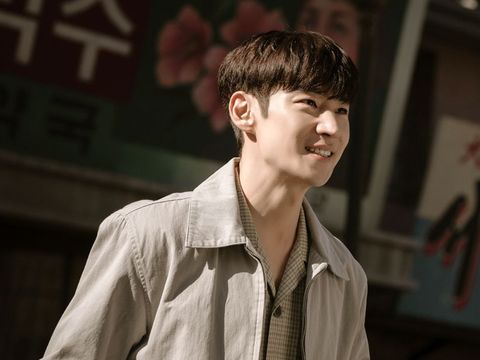 Lee Je-hoon sebagai Park Yeong-han dalam drama Chief Detective 1958. (MBC)