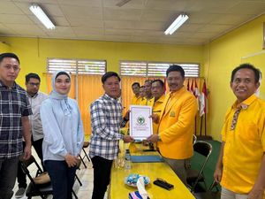 Kurang 3 Kursi, Muchendi Ambil Formulir Bacalon Bupati OKI di Golkar Kurang 3 Kursi, Muchendi Ambil Formulir Bacalon Bupati OKI di Golkar