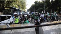 Jelang Sidang Putusan MK, Jalan Medan Merdeka Barat Arah Harmoni Ditutup