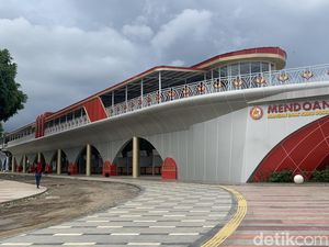 Baru! Kapal Mendoan, Pusat Wisata Kuliner di Alun-Alun Kebumen Baru! Kapal Mendoan, Pusat Wisata Kuliner di Alun-Alun Kebumen