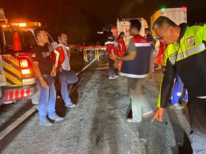 Mobil CRV Tabrak Tronton di Tol Permai, 3 Korban Tewas Masih 1 Keluarga