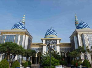6 Rekomendasi Wisata Religi Berbagai Agama di Madiun, Agendakan Sekarang! 6 Rekomendasi Wisata Religi Berbagai Agama di Madiun, Agendakan Sekarang!
