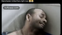 Meme yang ini maih meledek fans MU yang niscaya putus asa melihat timnya dengan mudah tiga kali dibobol lawan sehingga skor jadi sama kuat 3-3. Foto: dok. Internet/X (Twitter)