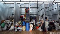 Menilik Aktivitas Bank Sampah Induk Surabaya