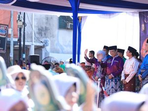 Pj Walkot Pekanbaru Lepas Kafilah MTQ Riau di Dumai, Target Juara Umum