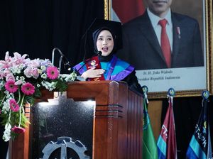Cerita Inspiratif Nadya, Wisudawan Teman Tuli yang Lulus Cepat & Cum Laude dari ITS
