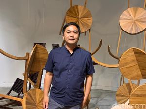 Merayakan Kursi Merayakan Kursi