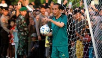 Jokowi terlihat sangat semringah.