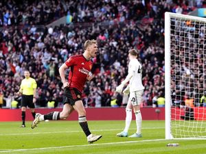 Viral Rasmus Hojlund Selebrasi Sendirian