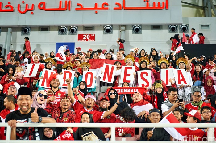 Suporter Timnas Indonesia U-23 di Qatar