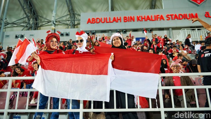 Suporter Timnas Indonesia U-23 di Qatar