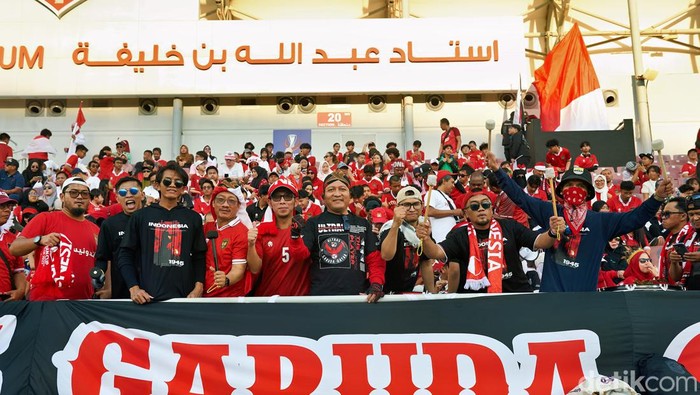 Suporter Timnas Indonesia U-23 di Qatar