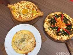 US Pizza: Bisa Hangout Sambil Makan Pizza Keju Mulur di Sini