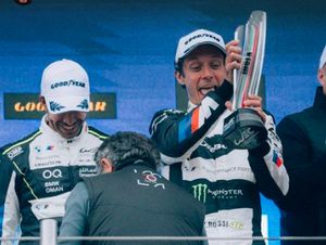 Valentino Rossi Naik Podium Lagi, Sempat Kalah Duel dengan Sean Gelael