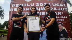 Aksi Petisi Damai dari Ketiga Relawan Capres