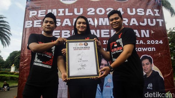 Aksi Petisi Damai dari Ketiga Relawan Capres