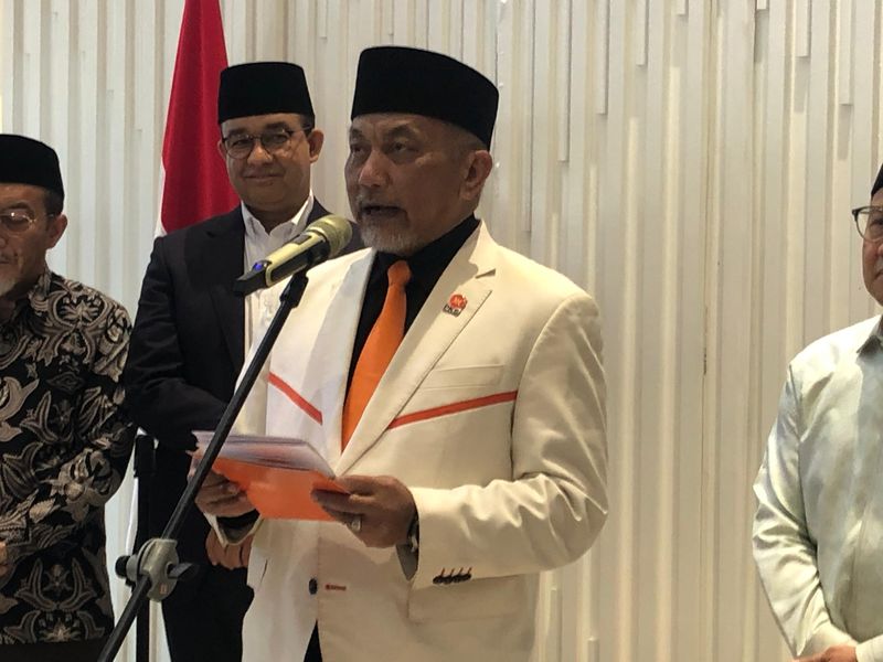 Anies Baswedan dan Muhaimin Iskandar atau Cak Imin bertemu dengan Presiden PKS  Ahmad Syaikhu di di kantor DPP PKS, Jakarta Selatan, Selasa (23/4/2024).