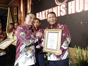 Bidhumas Polda Jatim Sabet 2 Penghargaan pada Rakernis Humas Polri