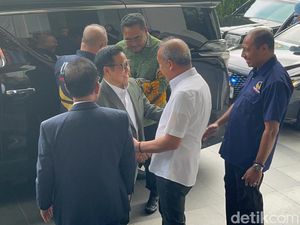 Cak Imin Temui Surya Paloh di Markas NasDem Seusai Putusan MK Cak Imin Temui Surya Paloh di Markas NasDem Seusai Putusan MK