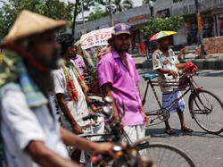 Melihat Aktivitas Warga Bangladesh di Tengah Hantaman Gelombang Panas